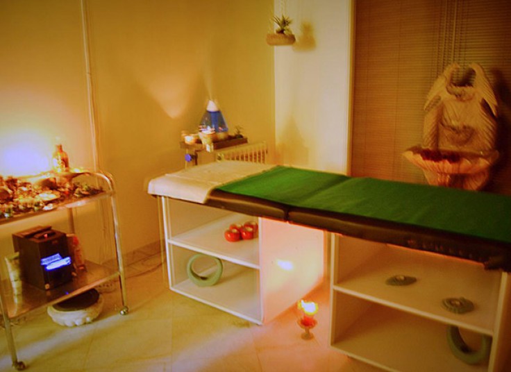 تزریق ژل کلینیک دکتر مهوروش