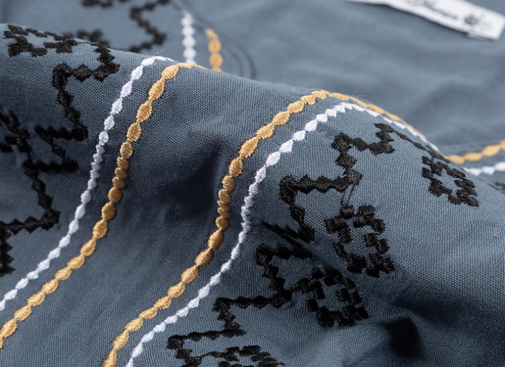 مانتو نخی یقه گلدوزی