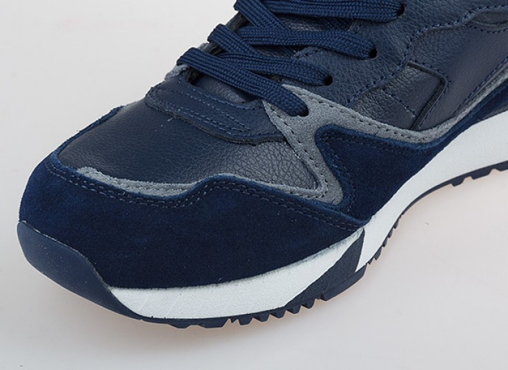 کفش ورزشی Diadora