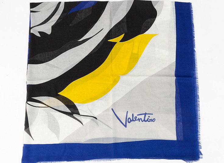 روسری نخی طرح Valentino