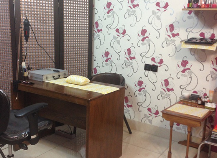 خدمات زیبایی سالن دبورا