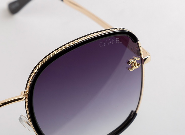 عینک آفتابی طرح Chanel