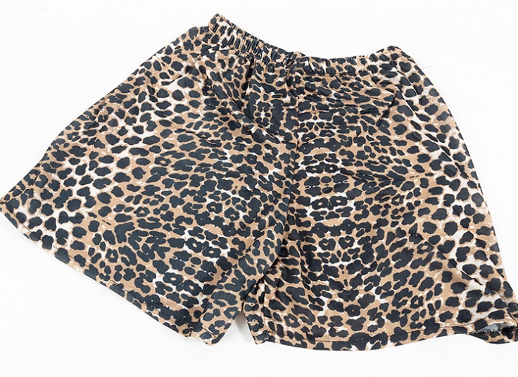 شورتک طرحدار زنانه