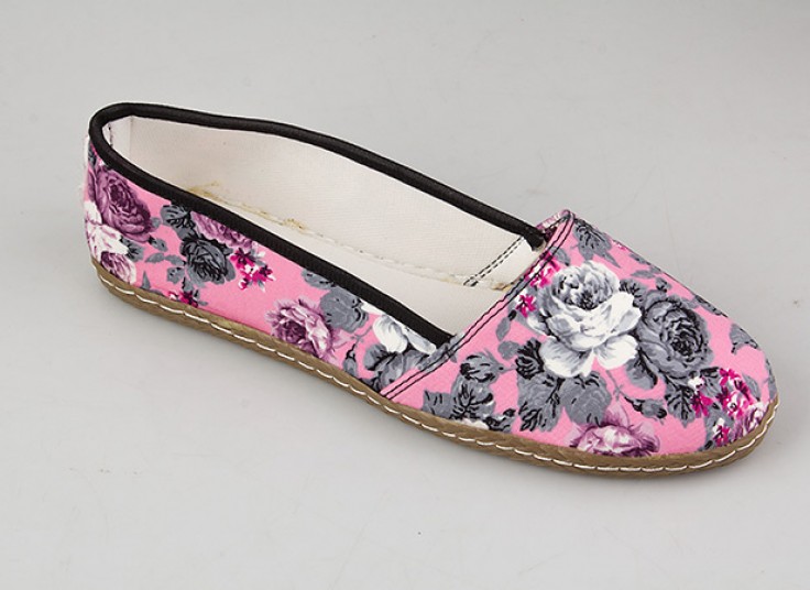 کفش گیوه ای گلدار