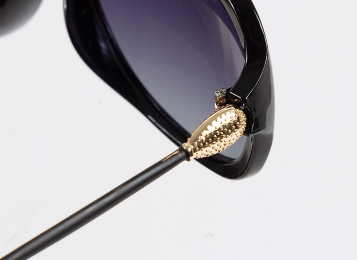 عینک آفتابی زنانه Serato 9378