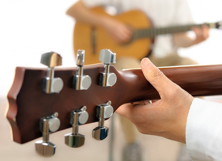 آموزش گیتار پاپ و کلاسیک استودیو راد