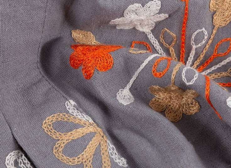 مانتو جلو باز خامه‌دوزی