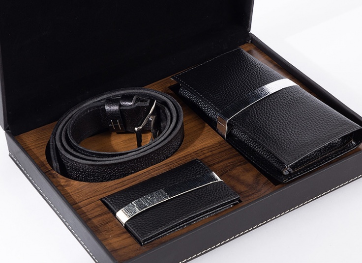 ست چرمی کیف پول و کمربند و جاکارتی