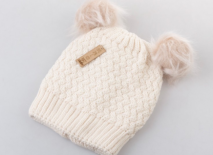 کلاه بافت Poom Poom