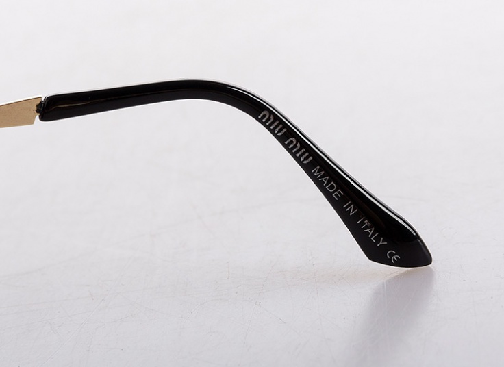 عینک آفتاب زنانه Miu Miu