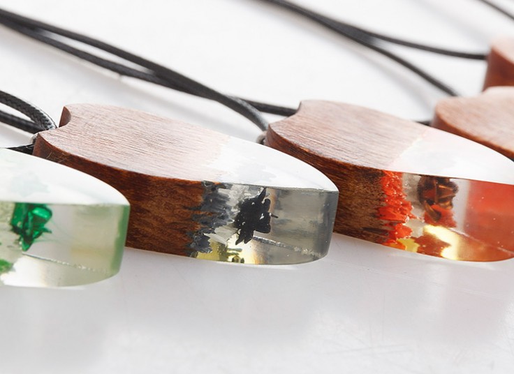 گردنبند چوبی گل رز