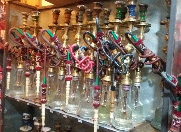 سرویس چای و قلیان سرای سنتی کوچه باغ