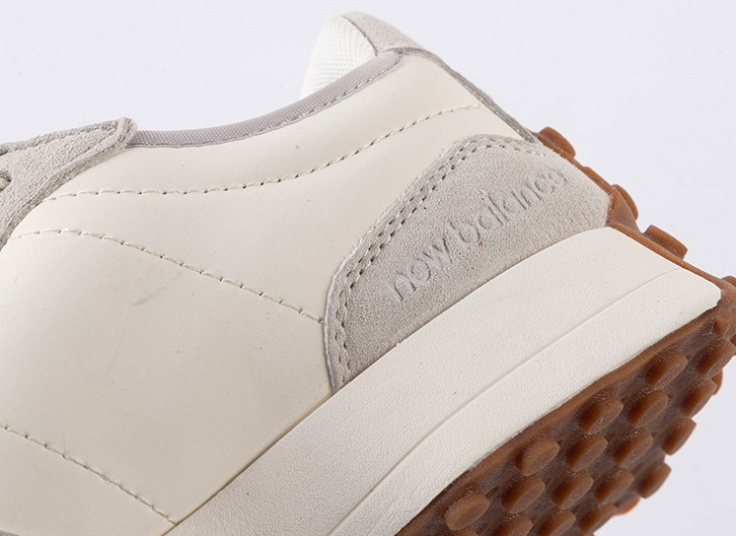 کتانی زنانه New Balance