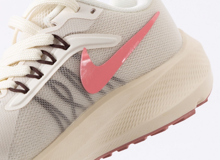 کتانی زنانه Nike Air Zoom Pegasus 39