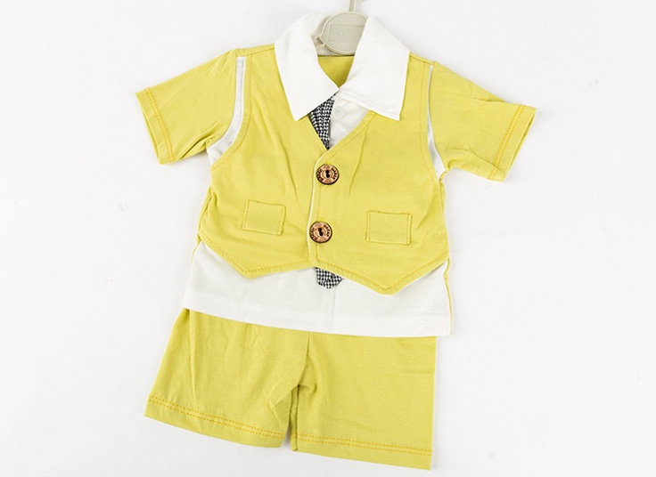 تیشرت و شلوارک کراوات‌دار