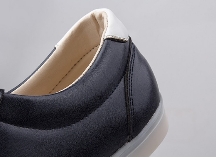 کفش اسنیکرز Bershka