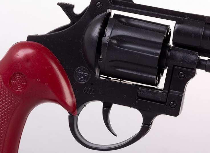 تفنگ اسباب بازی Golden Gun