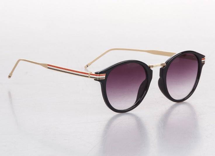 عینک آفتابی طرح TOMMY