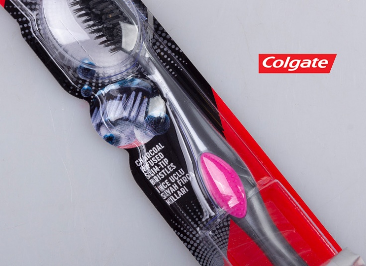 مسواک زغالی 360 Colgate