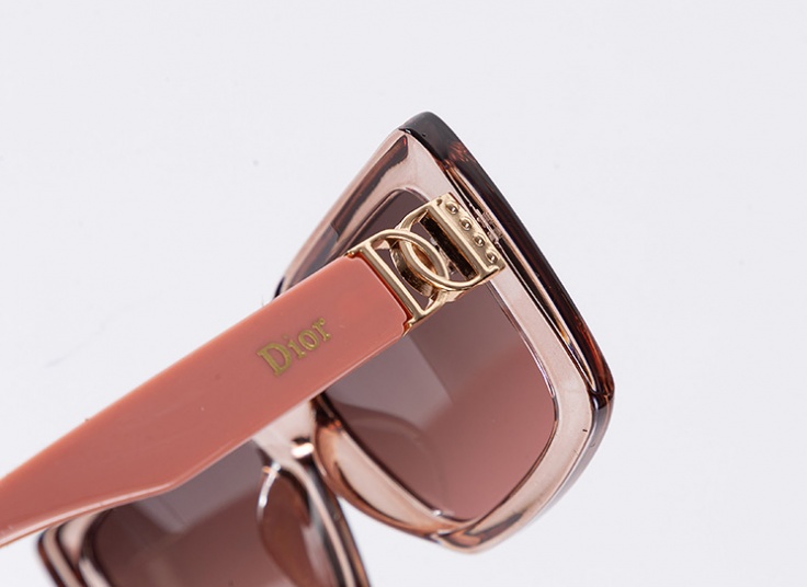 عینک آفتابی زنانه Dior مدلD22965