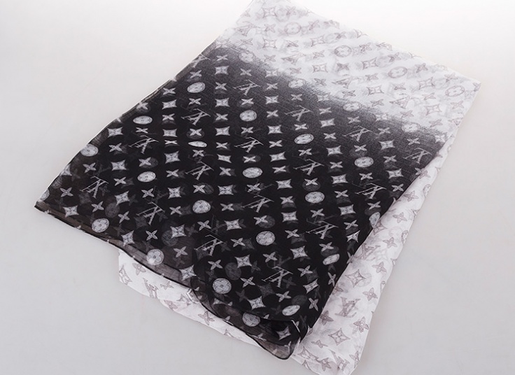 شال حریر زنانه طرح Louis Vuitton