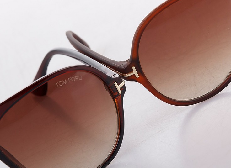 عینک آفتابی طرح Tom Ford