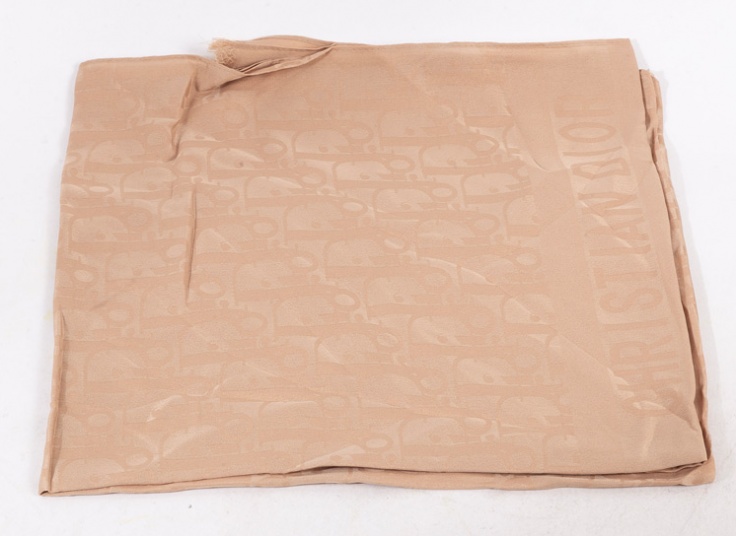 شال زنانه طرح Dior