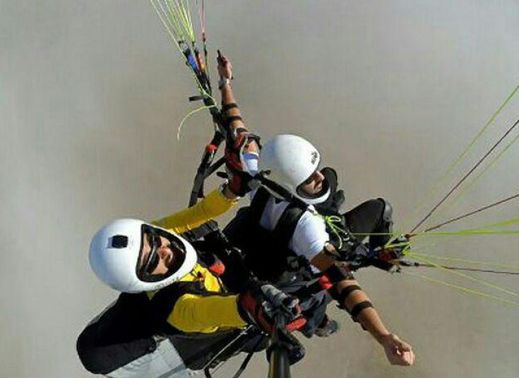پاراگلایدر خلبان غلامی