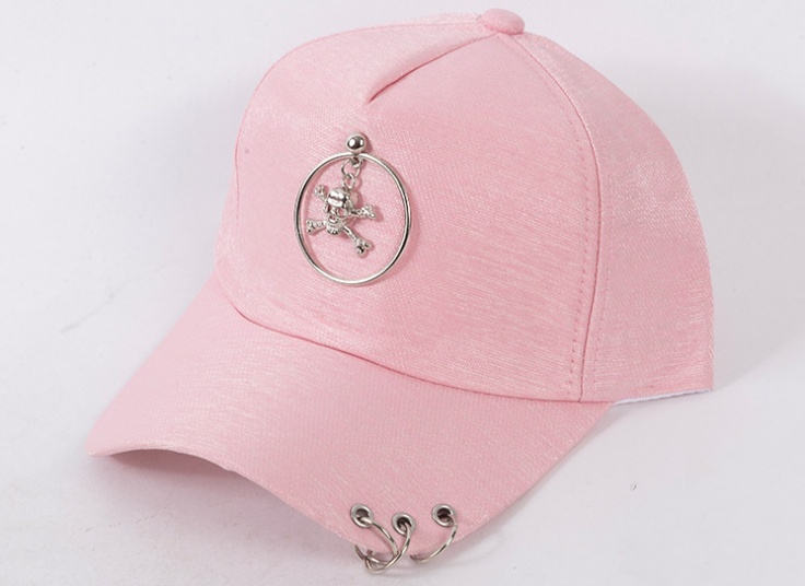 کلاه کپ پیرسینگ دار