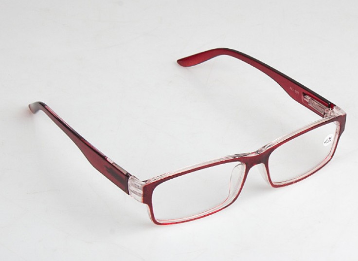 دو مدل عینک طبی  