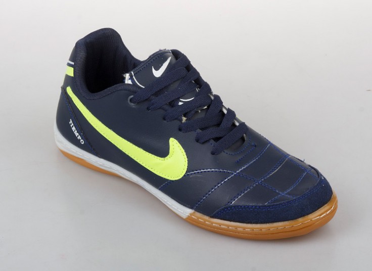 کفش فوتبالی طرح NIKE