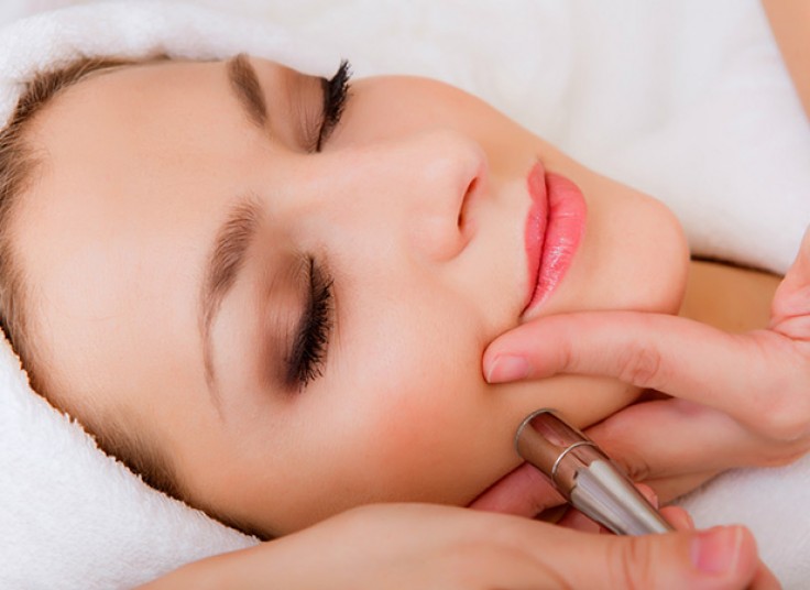 میکرودرم و هیدرودرم در مطب دکتر داوودآبادی