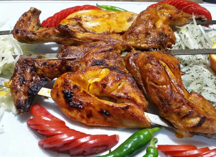 جوجه شکاری رستوران برکه