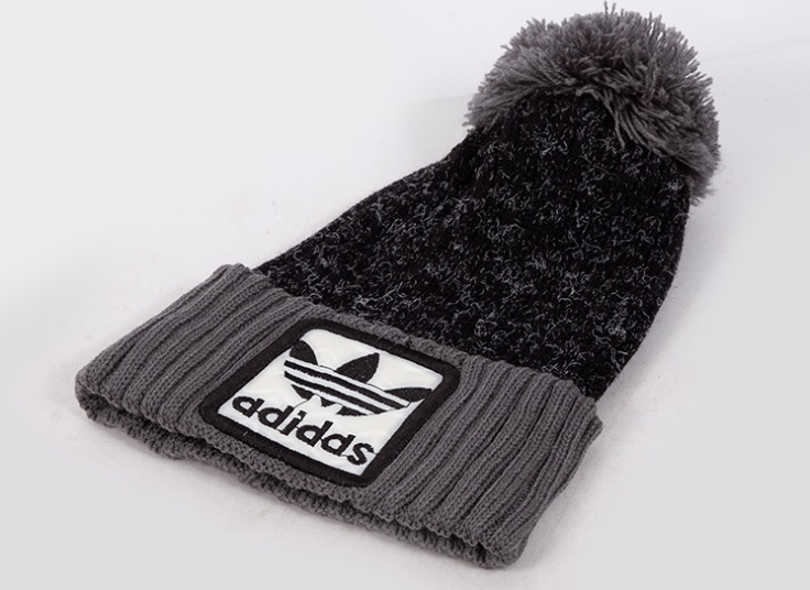 کلاه بافت طرح adidas