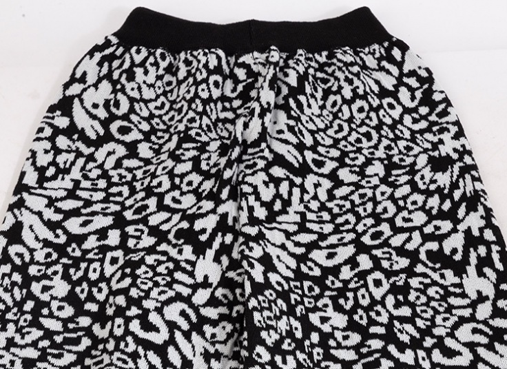 شلوار بافت طرحدار زنانه