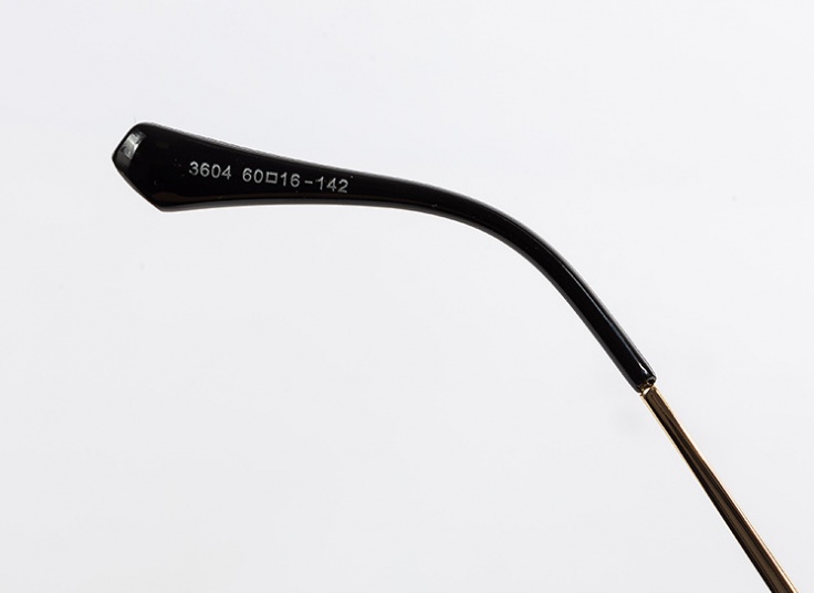 عینک زنانه طرح Fendi