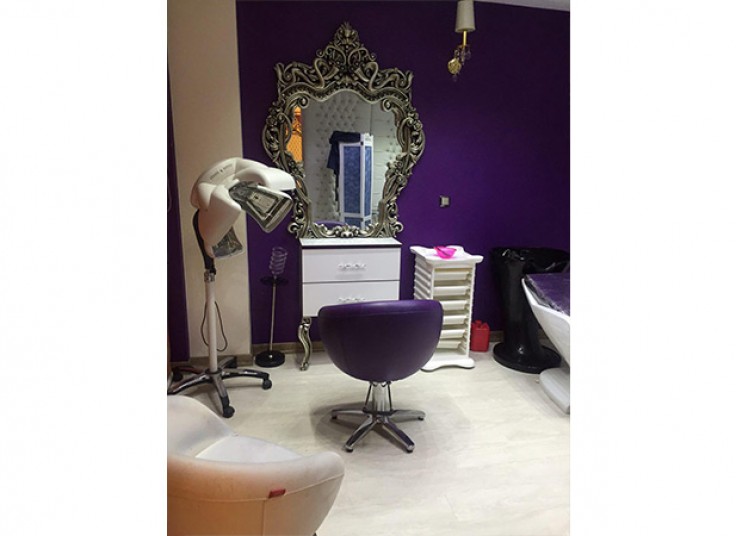 پاکسازی پوست در سالن رویای سپید