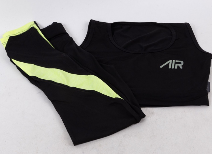 ست نیم تنه و لگ ورزشی زنانه