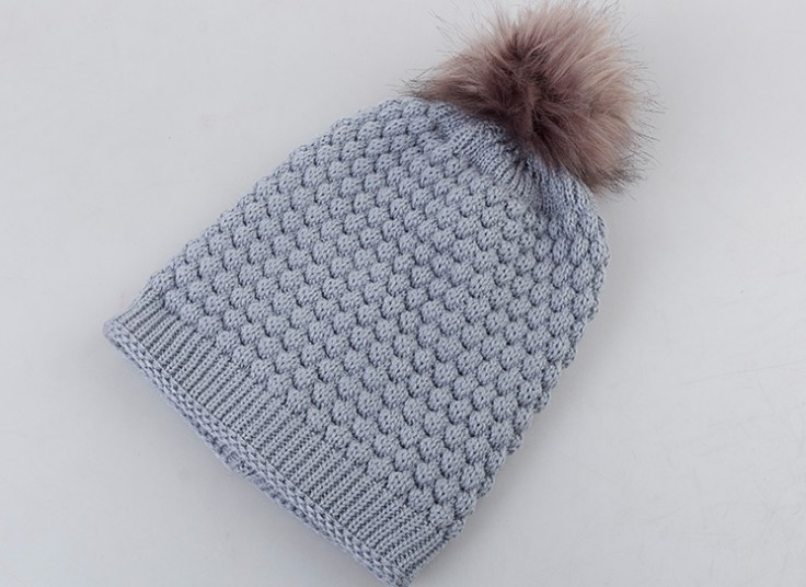 کلاه بافت Poom Poom