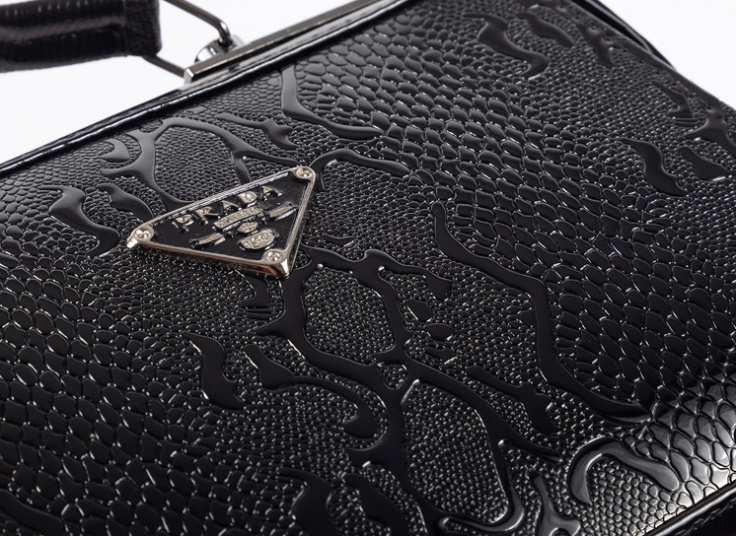 کیف زنانه ورنی Prada