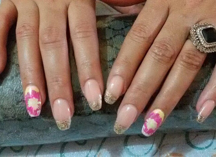 کاشت ناخن سالن خاطره