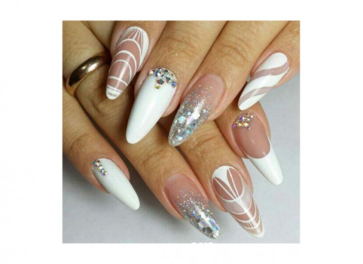 خدمات ناخن در زیباکده مریم