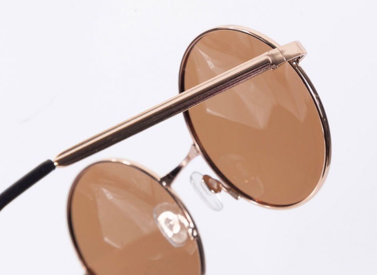 عینک گرد آفتابی پلاریزه