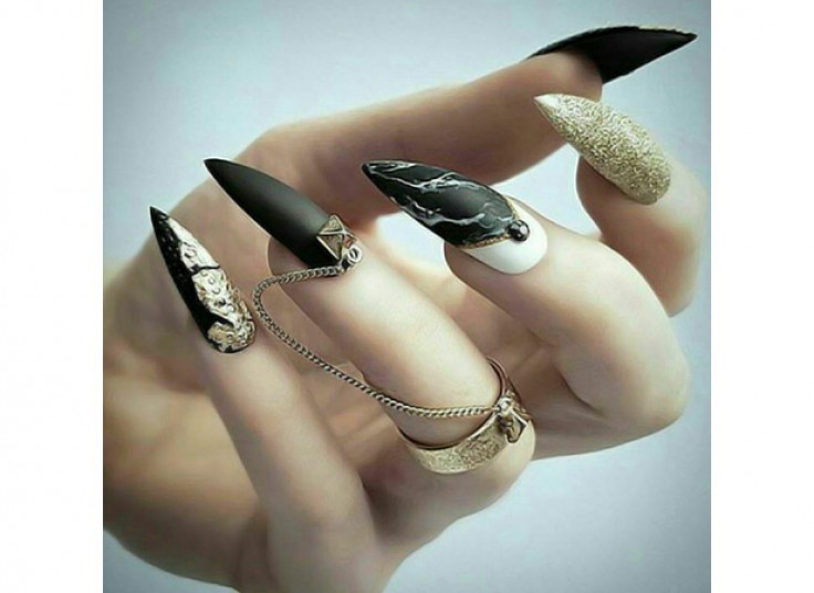 خدمات ناخن در سالن سحر