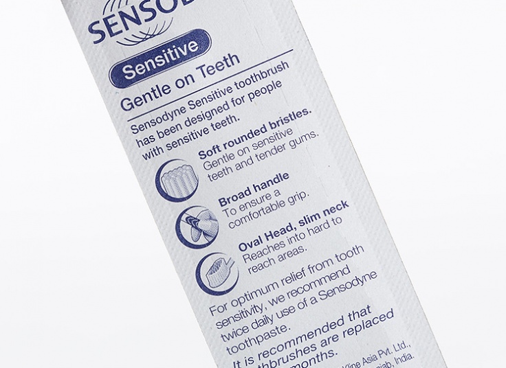 مسواک SENSODYNE مدل Sensitive Soft