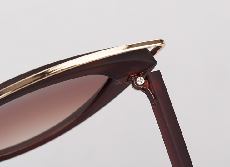 عینک آفتابی زنانه Sertino