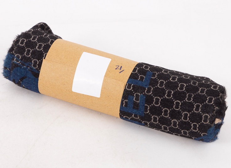 شال مخمل پاییزی