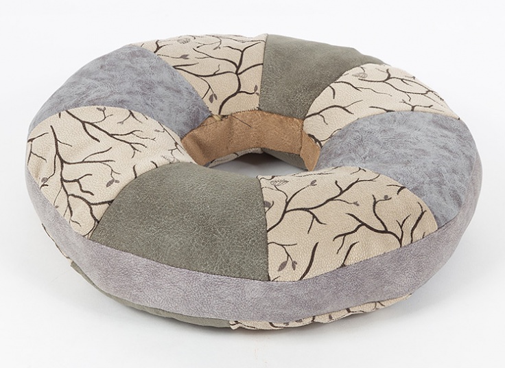 زیر نشیمنی مخملی