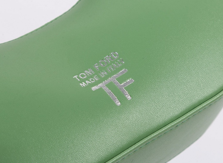کیف هلالی زنانه TOM FORD