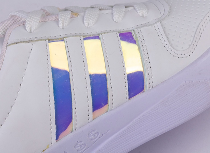 کفش زنانه هولوگرامی Adidas